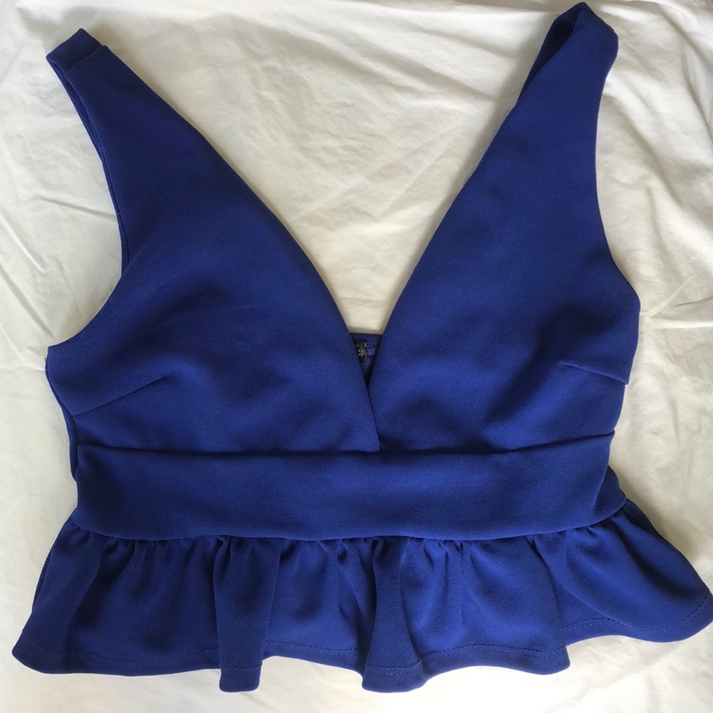 SHEIN Plunge Neck Frill Hem Top